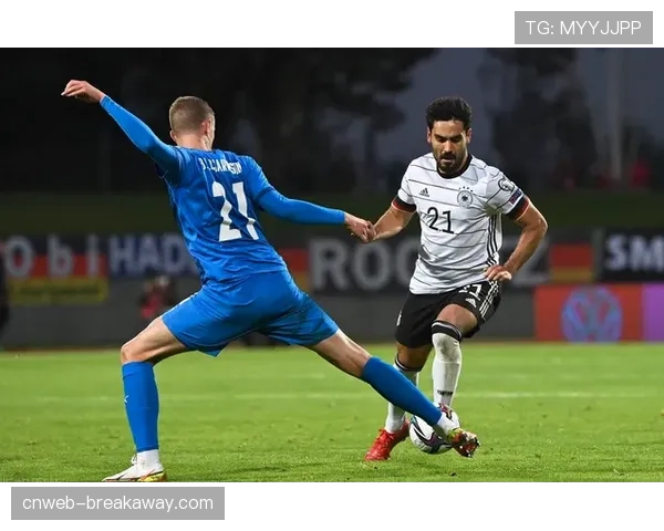 战术板：津门虎如何用密集防守锁死海港进攻三叉戟